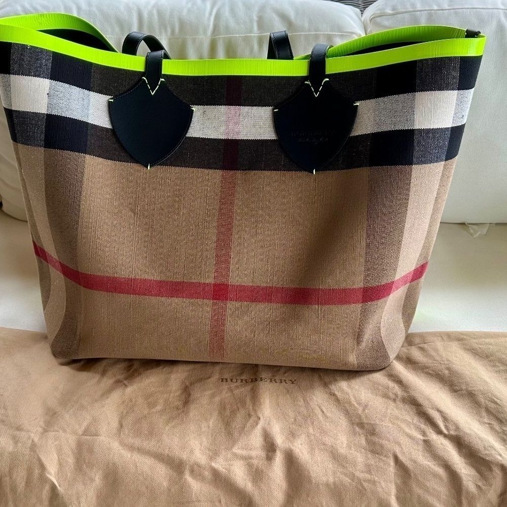 RARE Burberry Giant Neon Reversible Tote - Picture 2 of 16